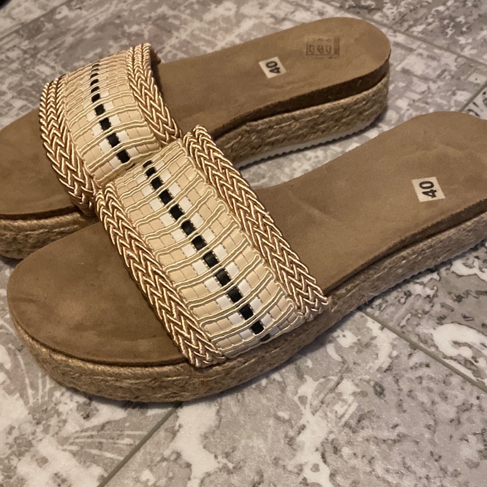 Wedge sandals